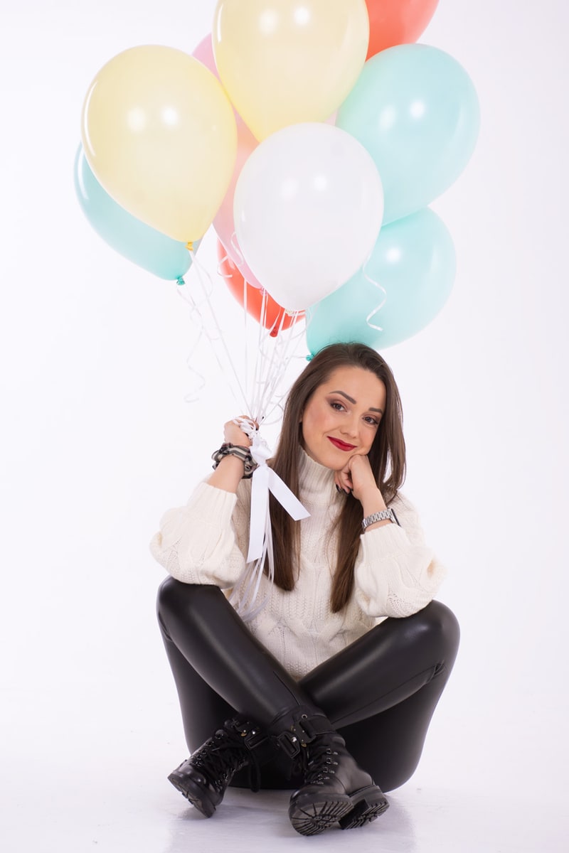 Devojka Sa Balonima